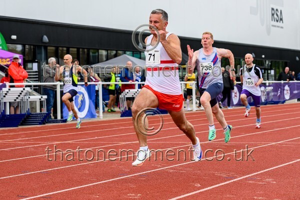 ComMast25-919482 - Track Male Set One