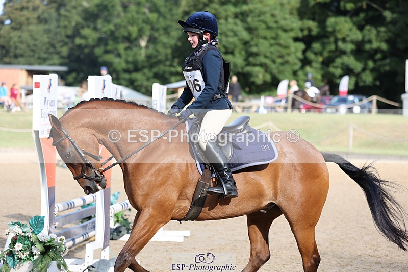 240823X-090421-14357 - 60cm R1 8.30 to 10.00