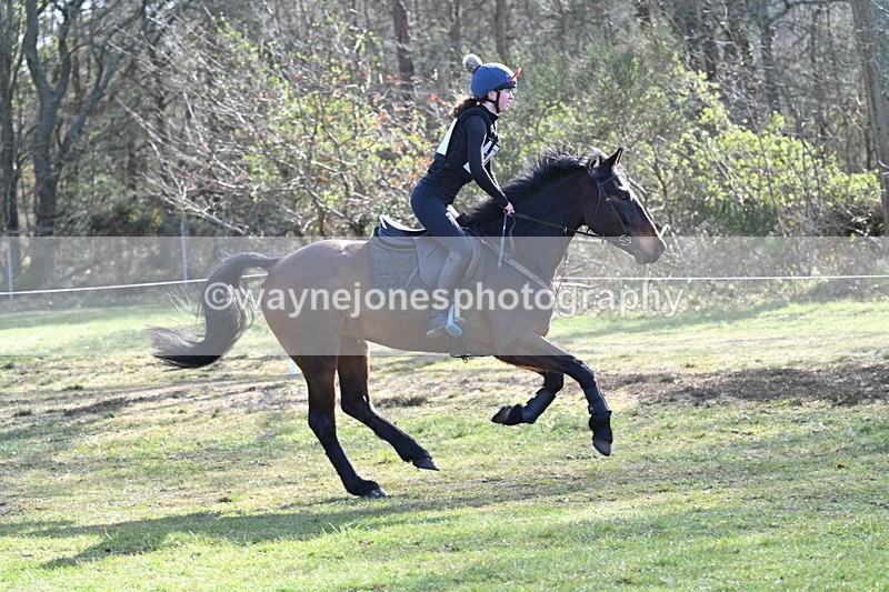 WJ7_0008 - Time 10:13 to 10:38 Times at the Fence