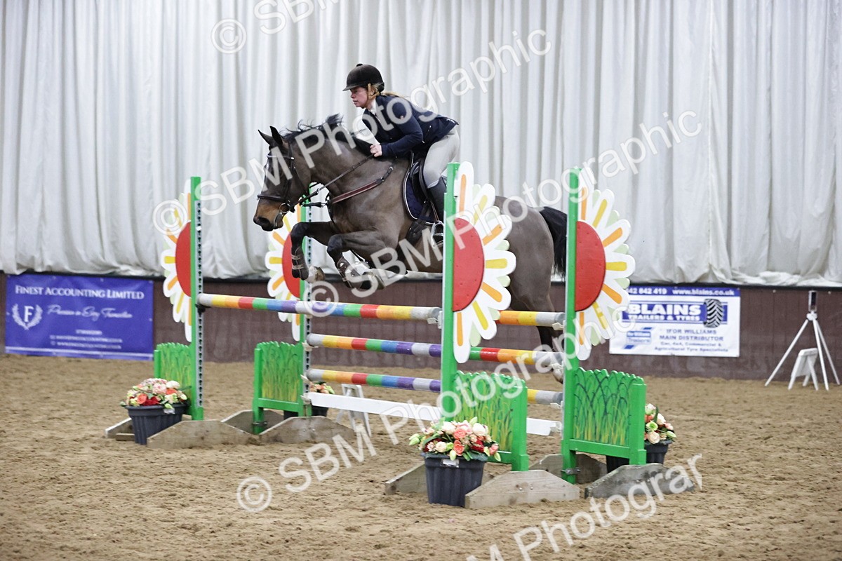 SBM_001182 - Class 4 - Senior Newcomers/ 1.10m Open