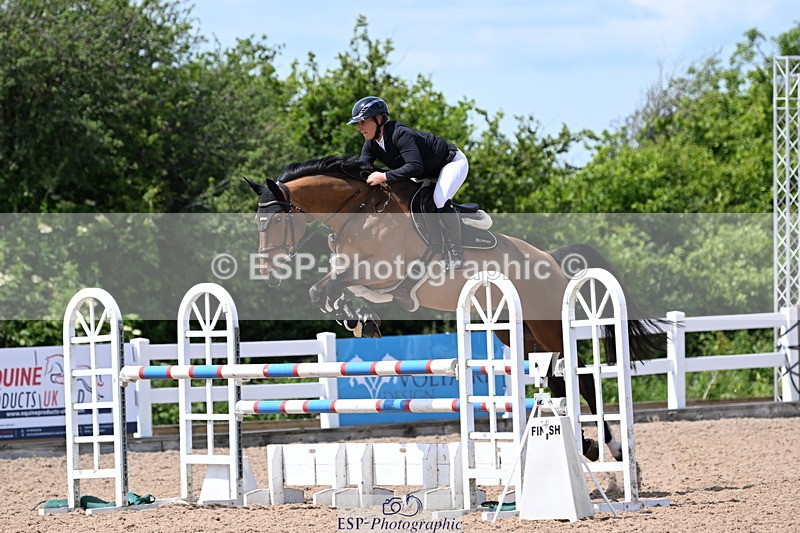 240619A-142456-00577 - Cls 4 Snr Newcomers and 1.10m Open