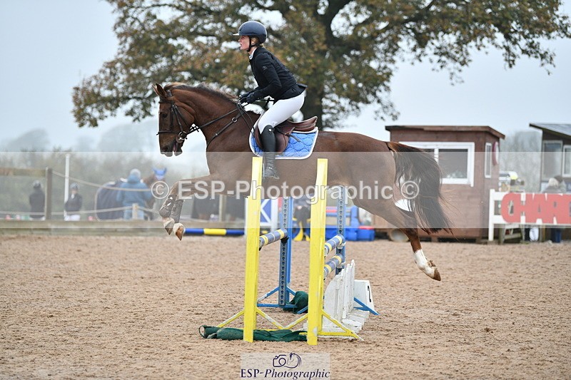 241102A-105041-04113 - SAT Cls 9 British Novice and 90cm Open