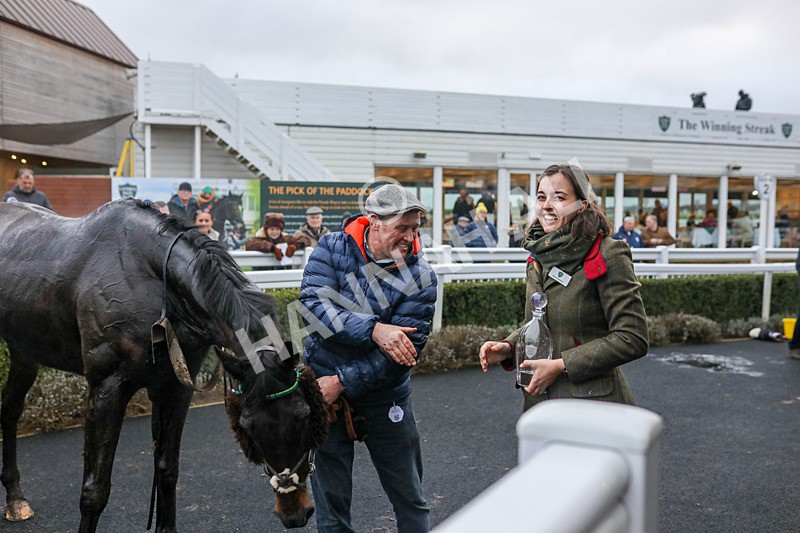 110124-Race 6-Shantou Moon-5479 - Race 6