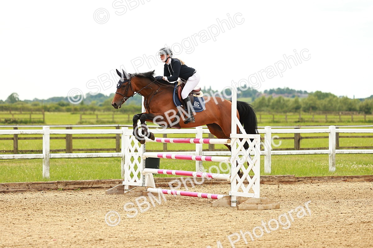 SBM_002125 - Class 4 - Senior Newcomers - 1.10m