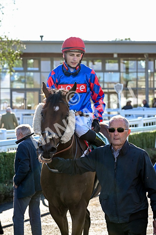 100924-Race 6-Half Moon Rising-0606 - Race 6