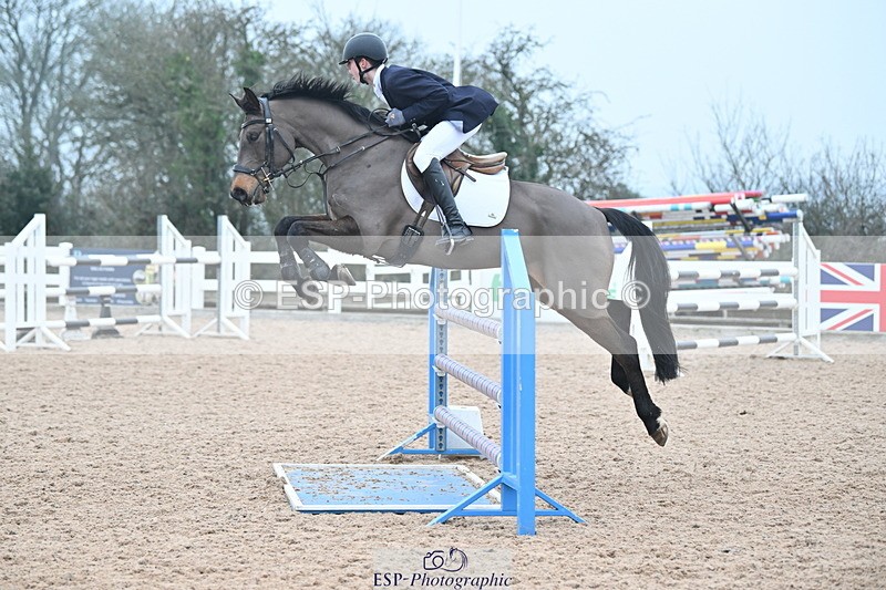 240113A-134032-02245 - Cls 12 Newcomers and 1.10m Open