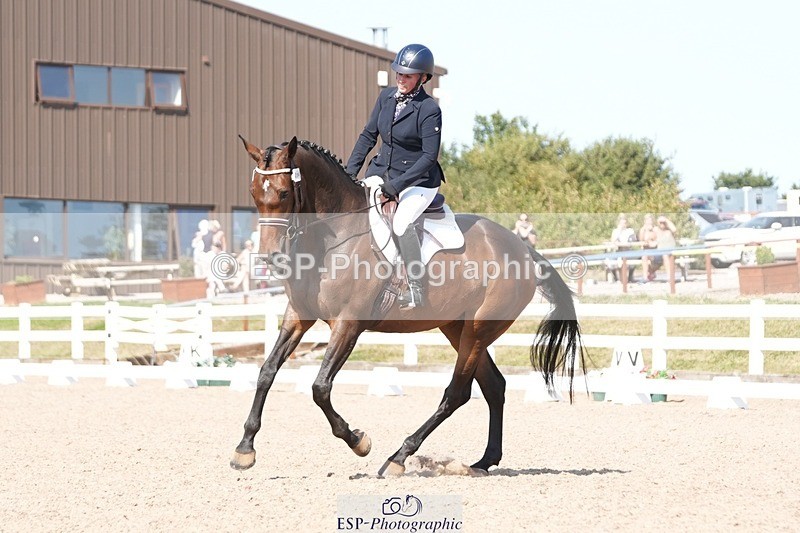 250817-155249-11824 - 204-Lysanne.VaseCafino