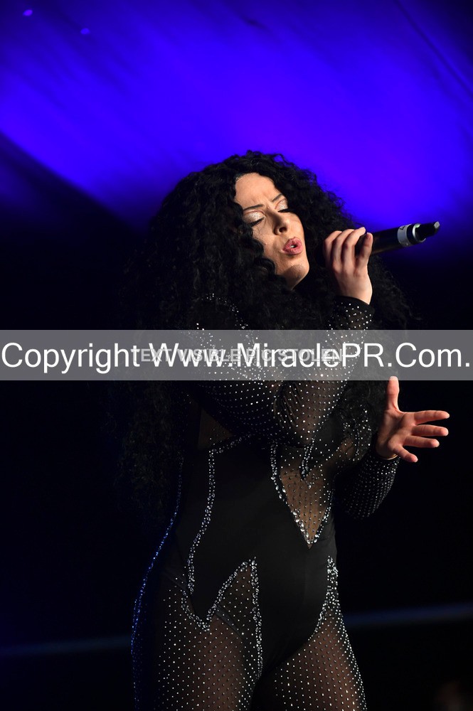 SH4_5976 - The Cher Experience