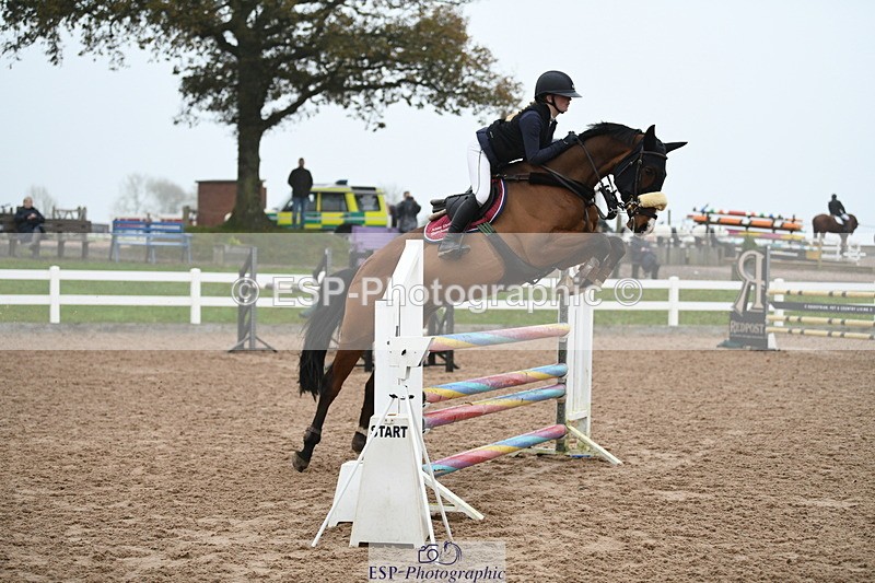 241103A-102206-07441 - SUN Cls 21 Snr Newcomers and 1.10m Open