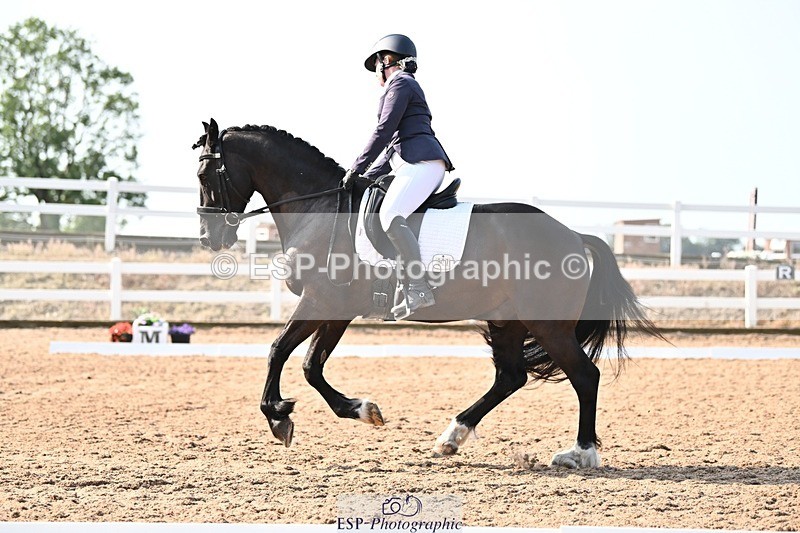 250815-095045-00212 - 027-Samantha.PringTongwynlais.Moon.Dancer