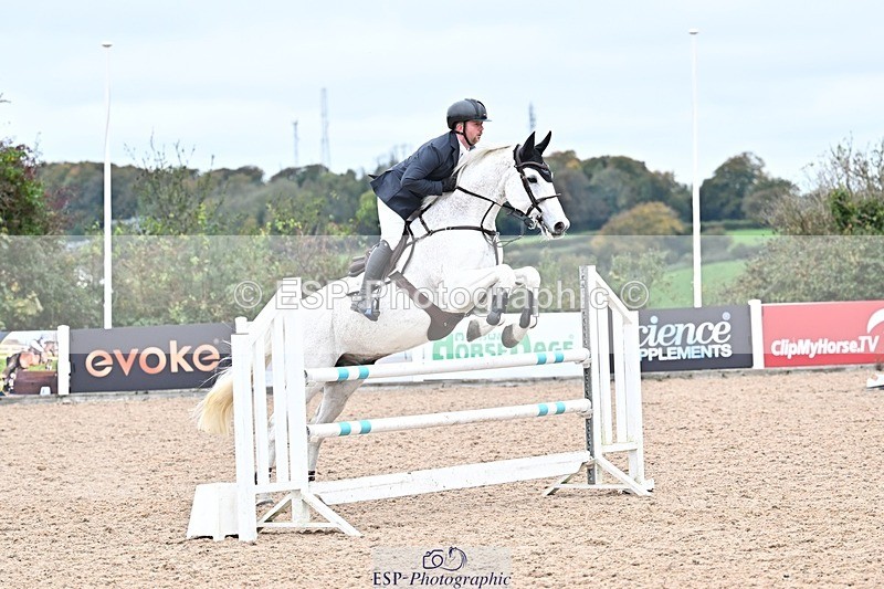 251015-133425-00604 - Cls 4 Newcomers and 1.10m Open