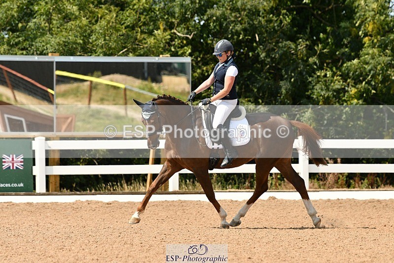 250817-130116-09803 - 214-Verity.PerryVogue