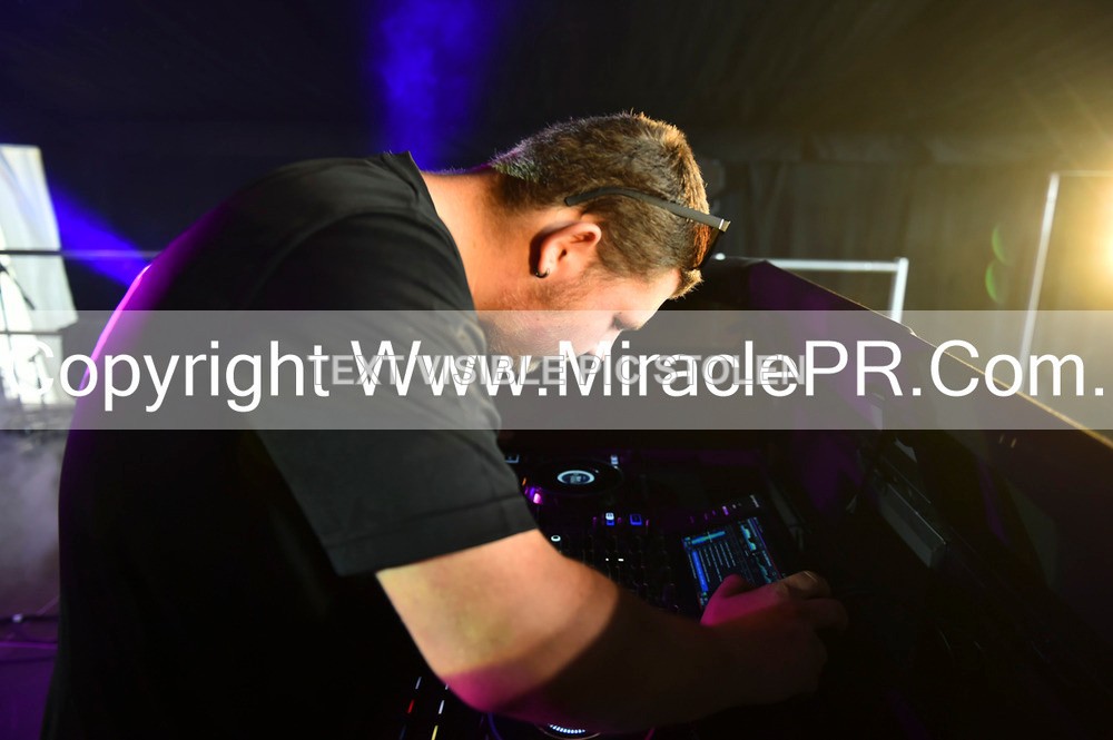 SH4_9914 - Tj the DJ