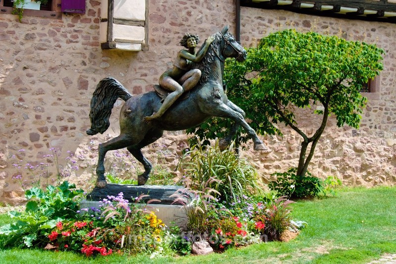 Riquewihr statue - Travel, city/land scapes