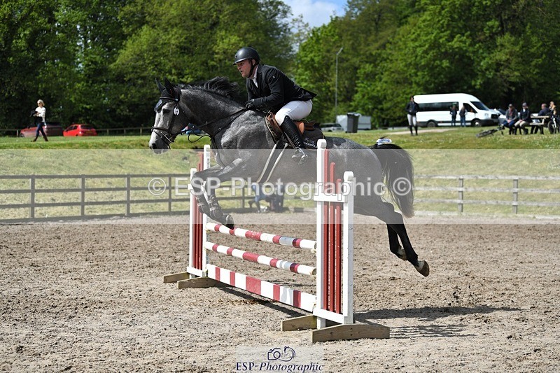 230512-112327-00649 - Cls 10 Snr 85cm Schooling
