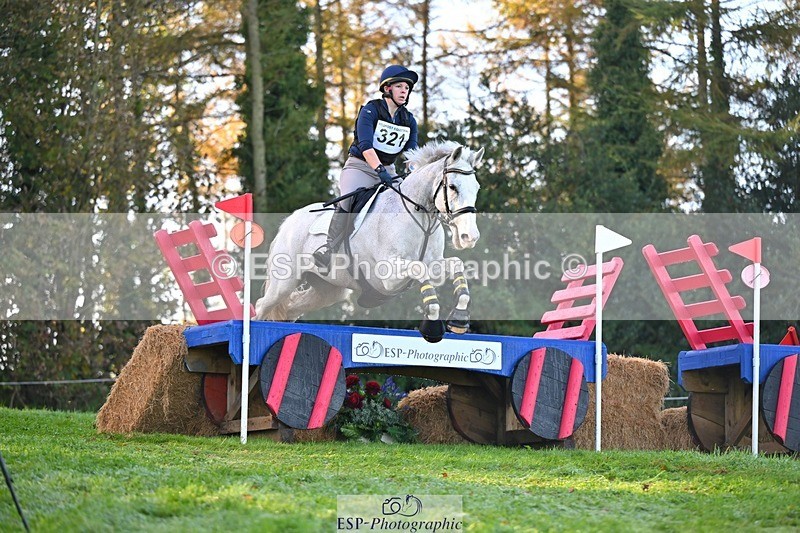 241026-101437-11128 - 321-Hannah.Underhill-DONBEG.GREY