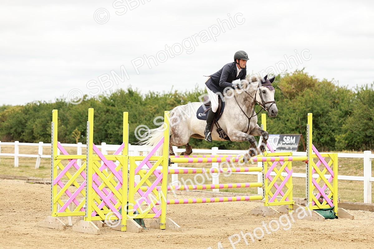 SBM_017640 - Class 21 - Senior Newcomers Championship 2d Rd