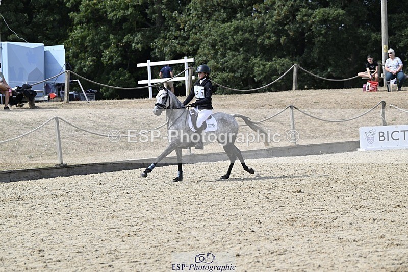 250823A-151938-32802 - WC Round 2 15.00 to 16.00