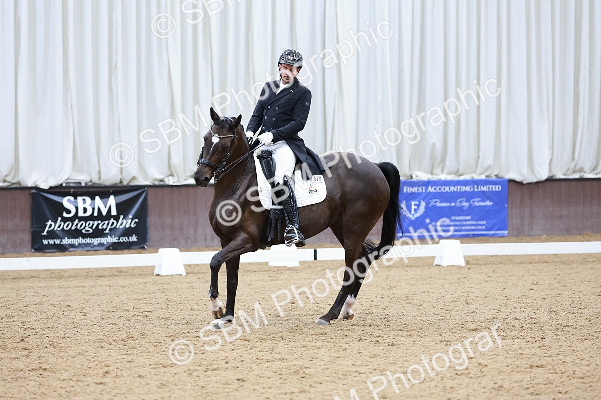 SBM_016652 - Class 5 - FEI INT II - 17.24-18.20