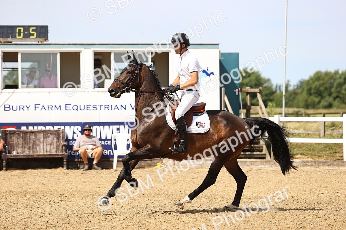 SBM_000421 - Class 15 - Redpost Equestian Senior Foxhunter - 1.20m