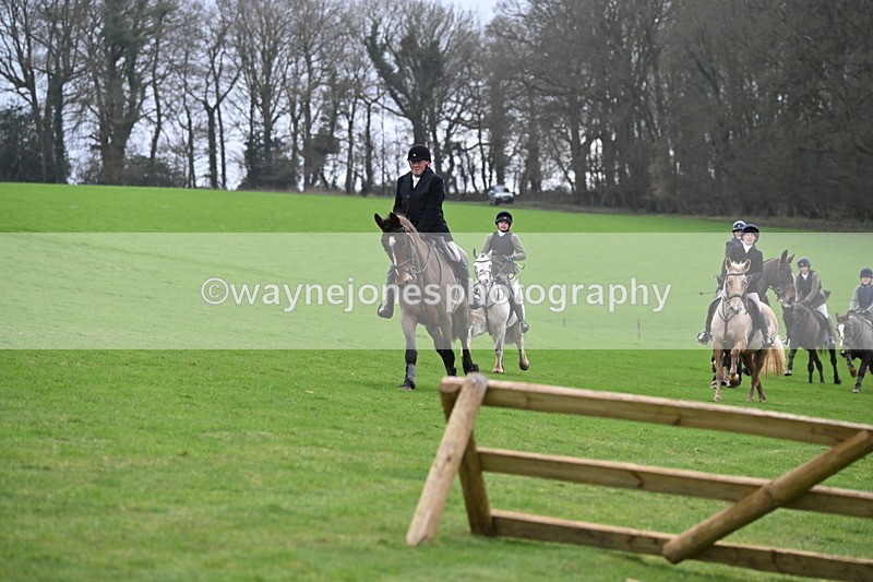 WJ6_9141 - Line Three