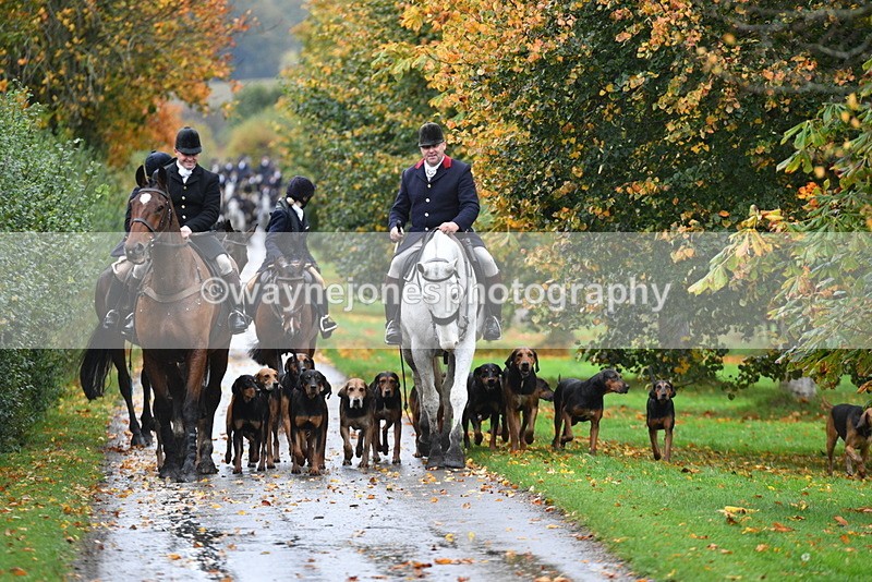 WJ5_6063 - B&B walk back for Hunt Tea !