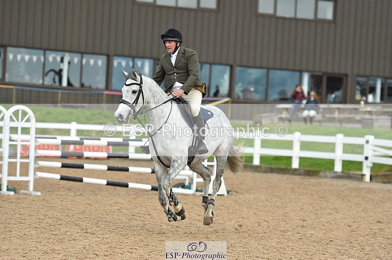 231111A-123032-01869 - Cls 12 Newcomers & 1.10m Open