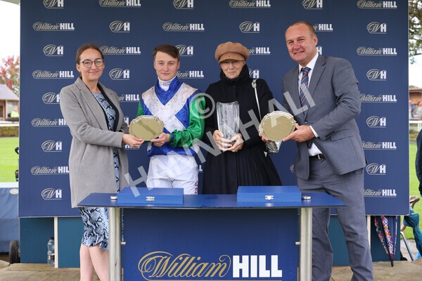 yr07102022r2-58 - Race 2 2.40pm William Hill Autumn Mile