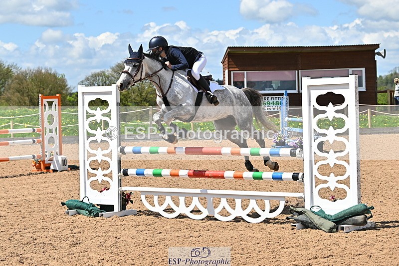 240504A-125112-01653 - Cls 4 Blue Chip Pony Newcomers & 1m Open