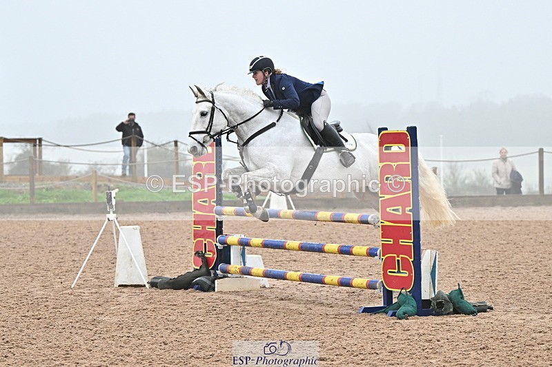 241103A-110356-06870 - SUN Cls 18 British Novice and 90cm Open
