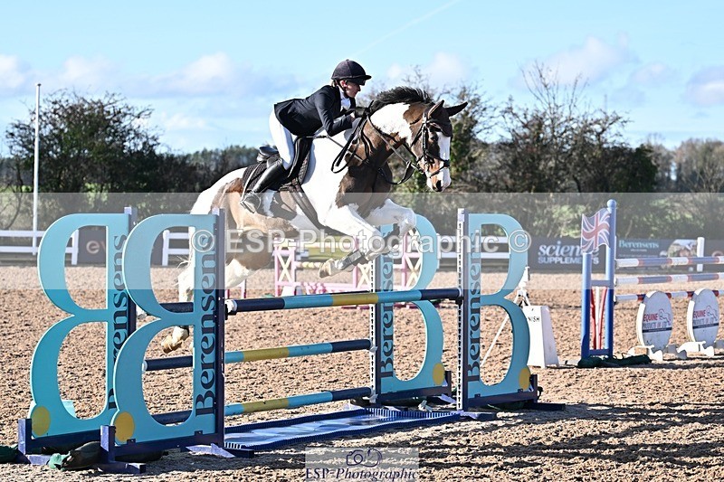 251203-124050-00498 - Cls 4 Newcomers and 1.10m Open