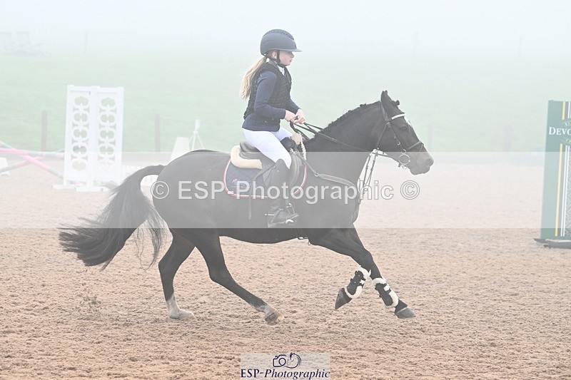 240907A-092445-00107 - Cls 1 Pony Intro 70cm