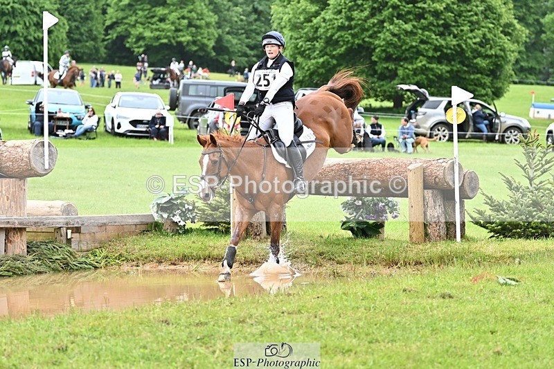 240525-160917-17456 - 251-MILESTONE_GOLD-Gaby_Bull