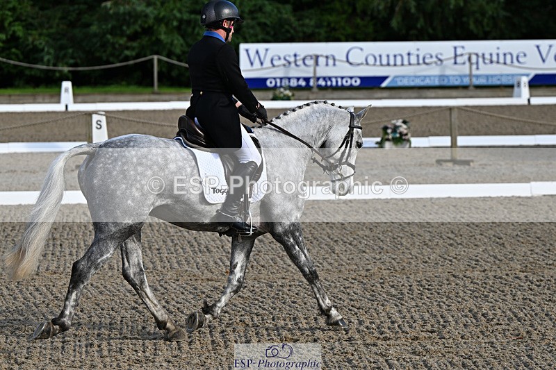 241023-150218-00457 - 107-Simon.Grieve-BEST.ESCAPADE