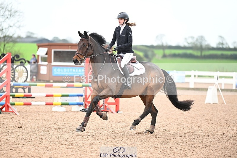 241023A-111729-00507 - Cls 1 British Novice and 90cm Open