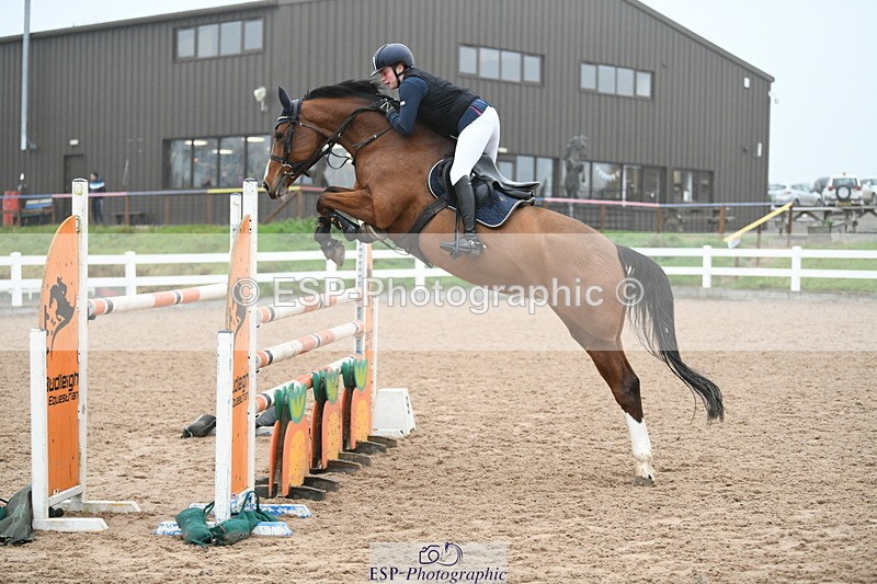 241103A-112256-07778 - SUN Cls 21 Snr Newcomers and 1.10m Open