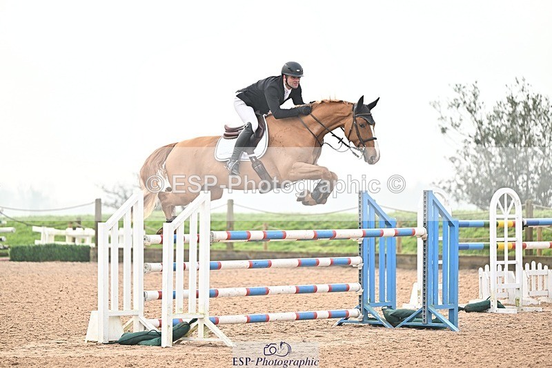 250122-140700-00571 - Cls 6 Foxhunter and 1.20m