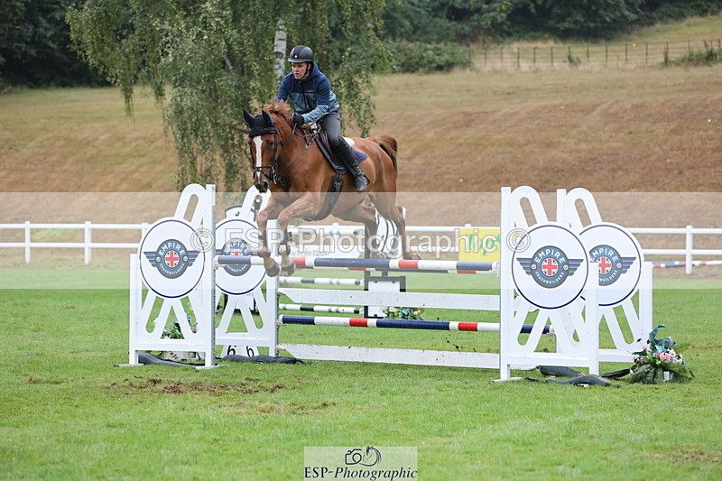 250830A-151106-07231 - Cls 16 Snr Newcomers and 1.10m Open