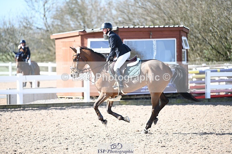 250330-102818-06125 - Cls 32 British Novice and 90cm