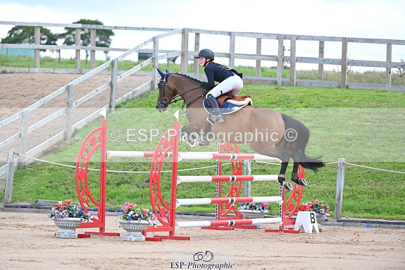 230721A-104205-05410 - Cls 6, 2 Star Medium 1.35m