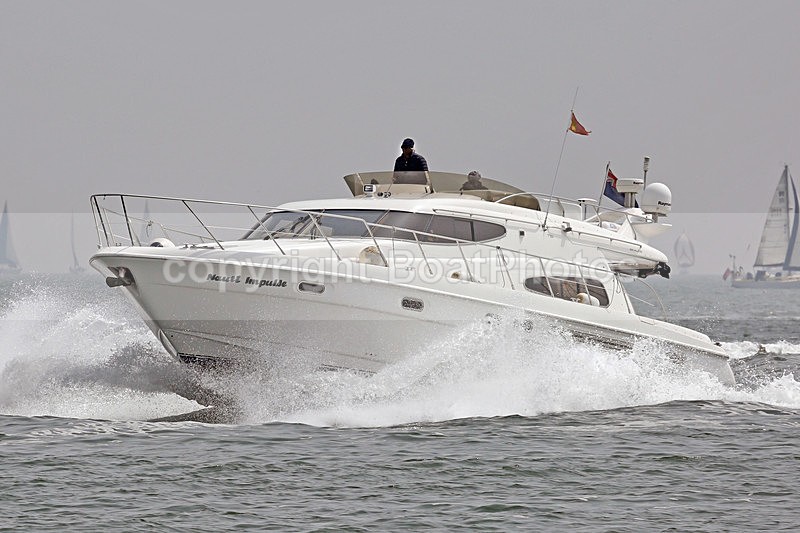 160528 NAUTI IMPULSE - SEALINE T51 Y92A6705 - Flybridge Cruisers