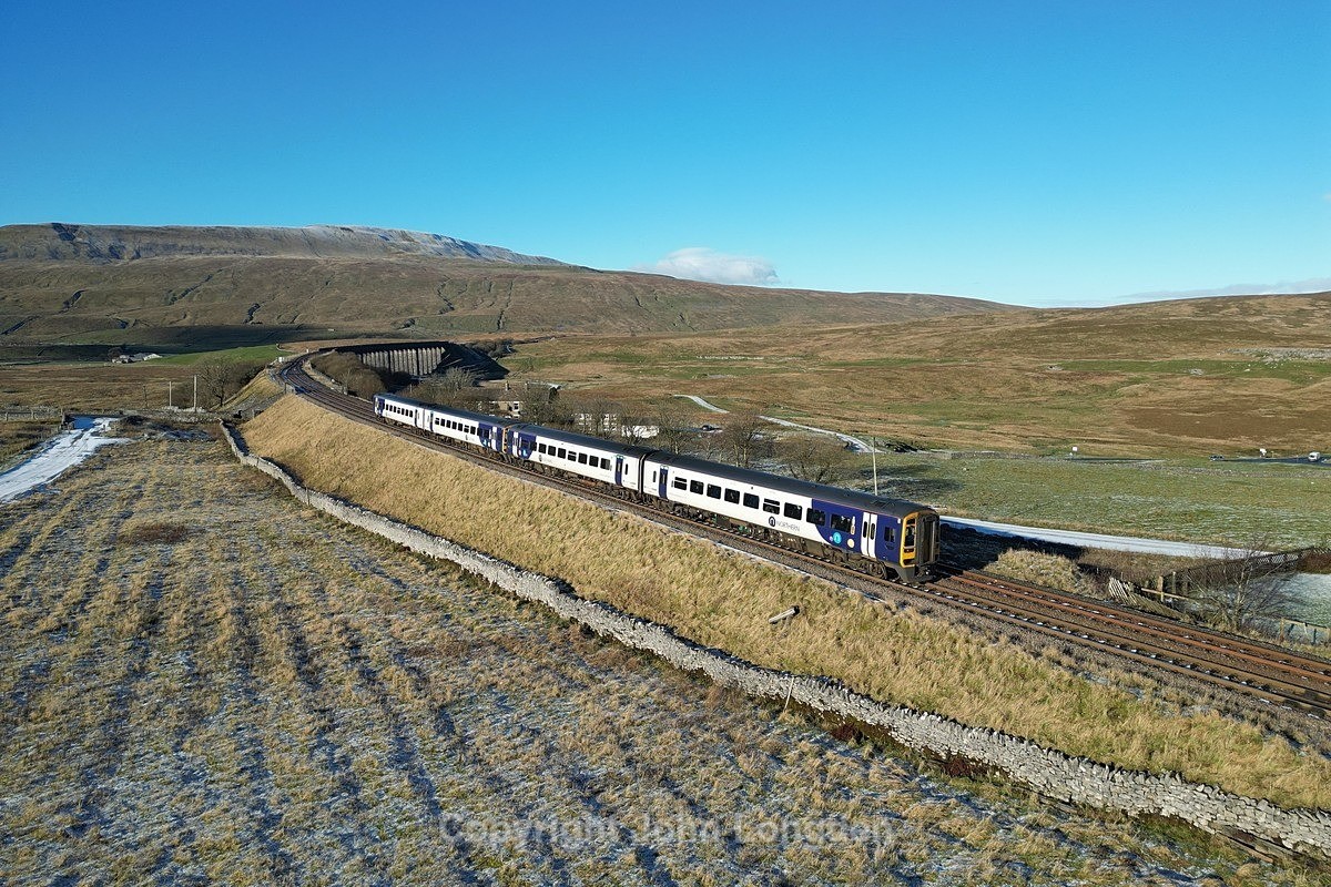 JL - 30.11.12 158817  158787 10:49 Leeds - Carlise 30L, Ribblehead - Ribblehead