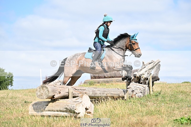 250821B-104947-00175 - Group B - Danielle