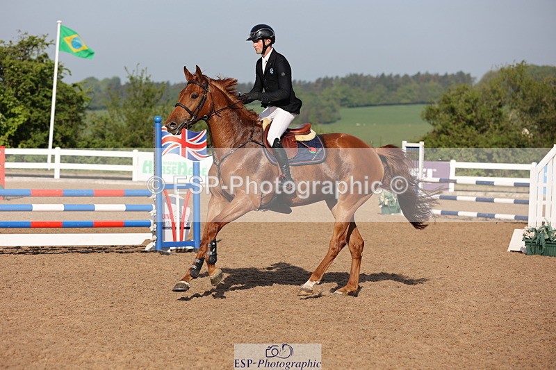 240510A-083518-04311 - Cls 13 British Novice and 90cm Open