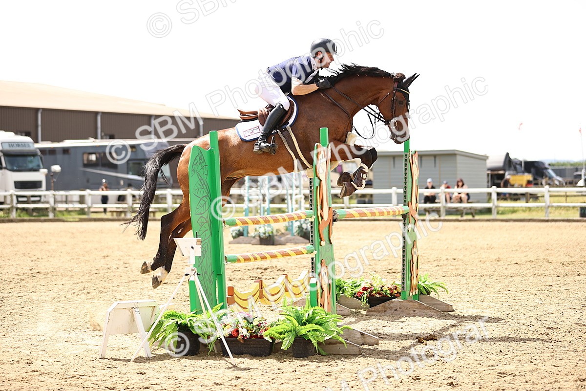 SBM_000595 - Class 15 - Redpost Equestian Senior Foxhunter - 1.20m