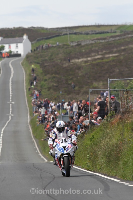 Paul Shoesmith BMW / Ice Valley by Motorsave Trade - Pokerstars Senior TT