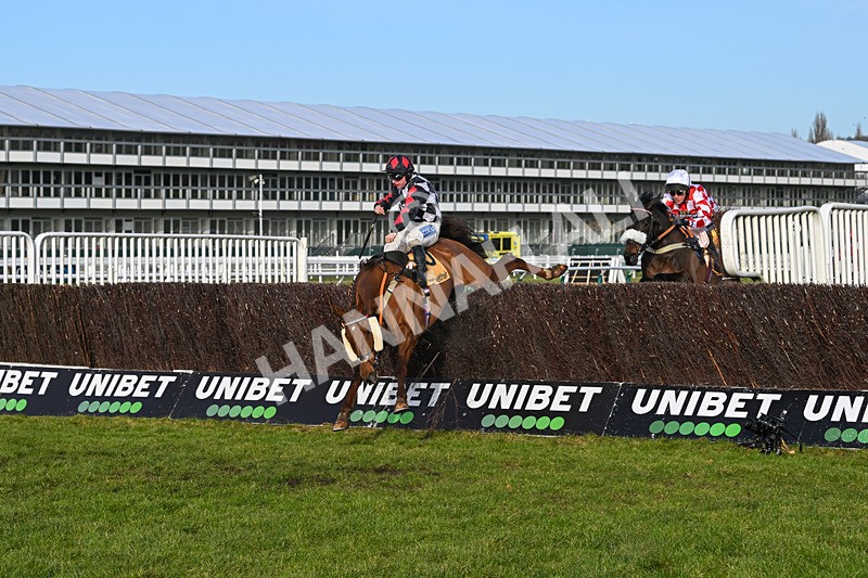 250125-Race 3-Moon DOrange-4240 - Race 3