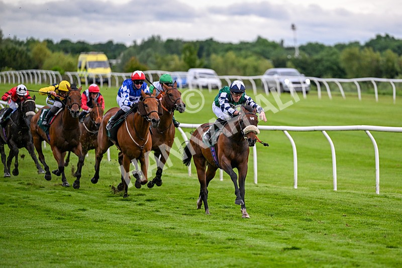 110626-Race 4-Winchurch-4869 - Race 4 19.52pm Download The Raceday Ready App Handicap
