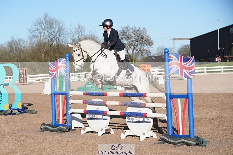 251130-121401-01156 - Cls 6 Blue Chip Pony Newcomers & 1m Open