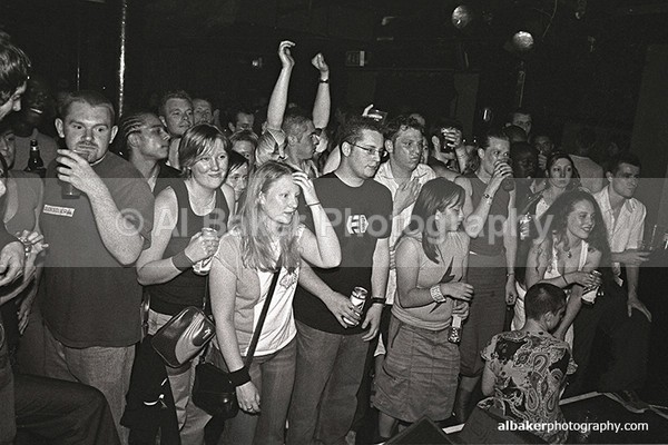 09 - Friends-&-Family @ the-roadhouse 28.06.03